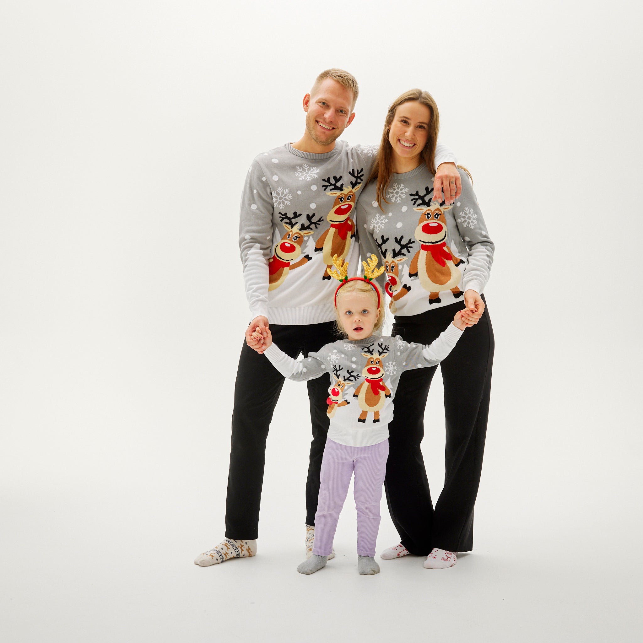 Weihnachtspullover Familie mit Rentiermotiv in Grau, Kinder-, Damen- und Herrenmodelle, nachhaltiger Strick.